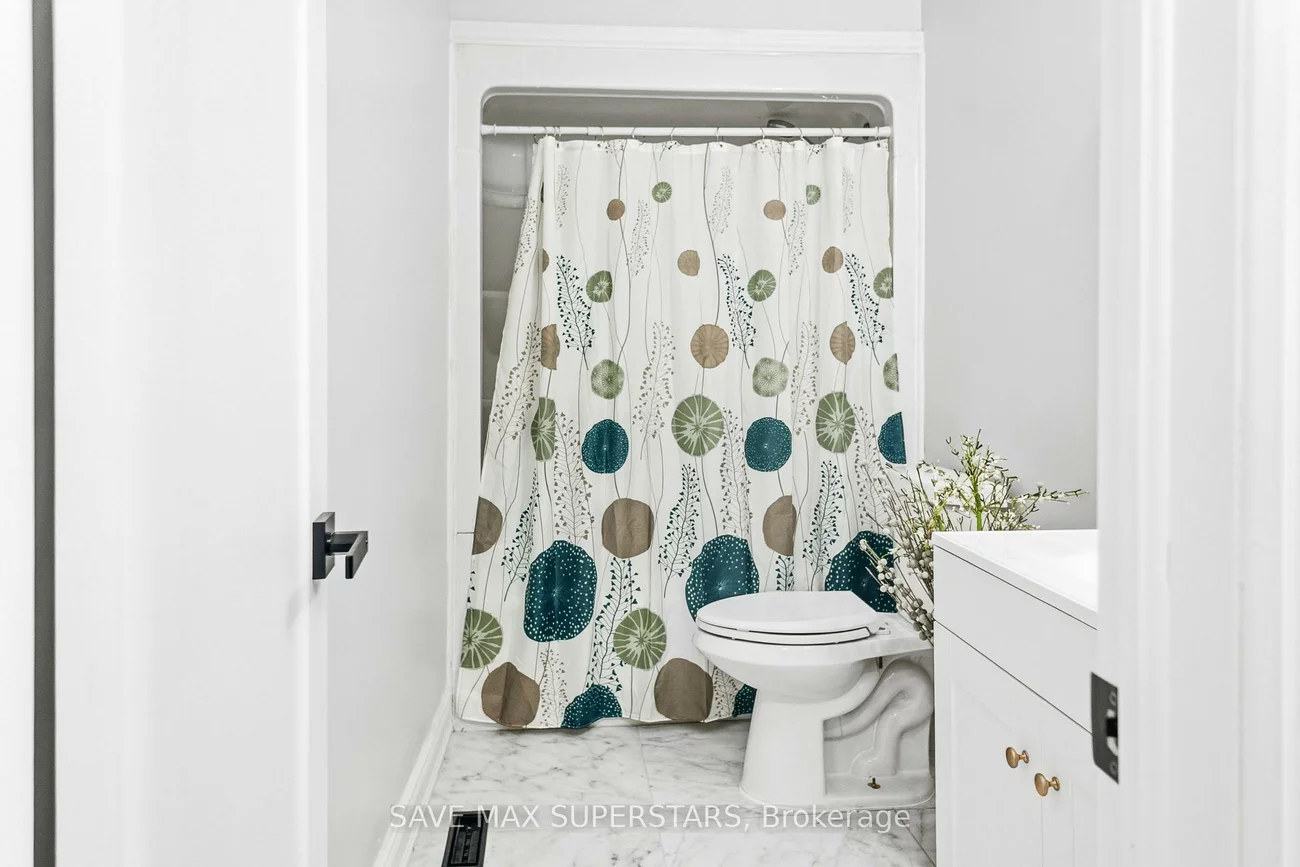 71, College, Grove East, Barrie