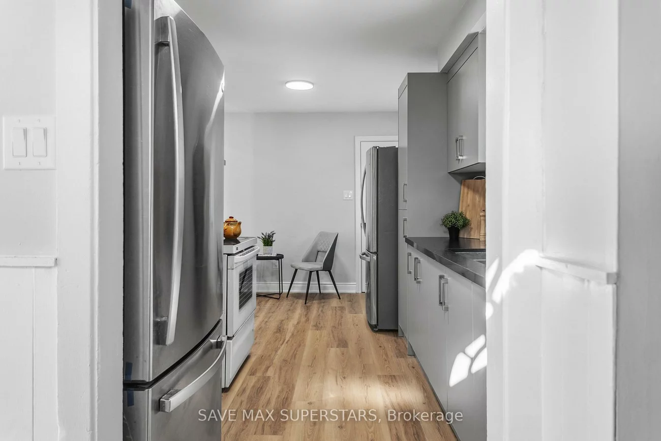 71, College, Grove East, Barrie