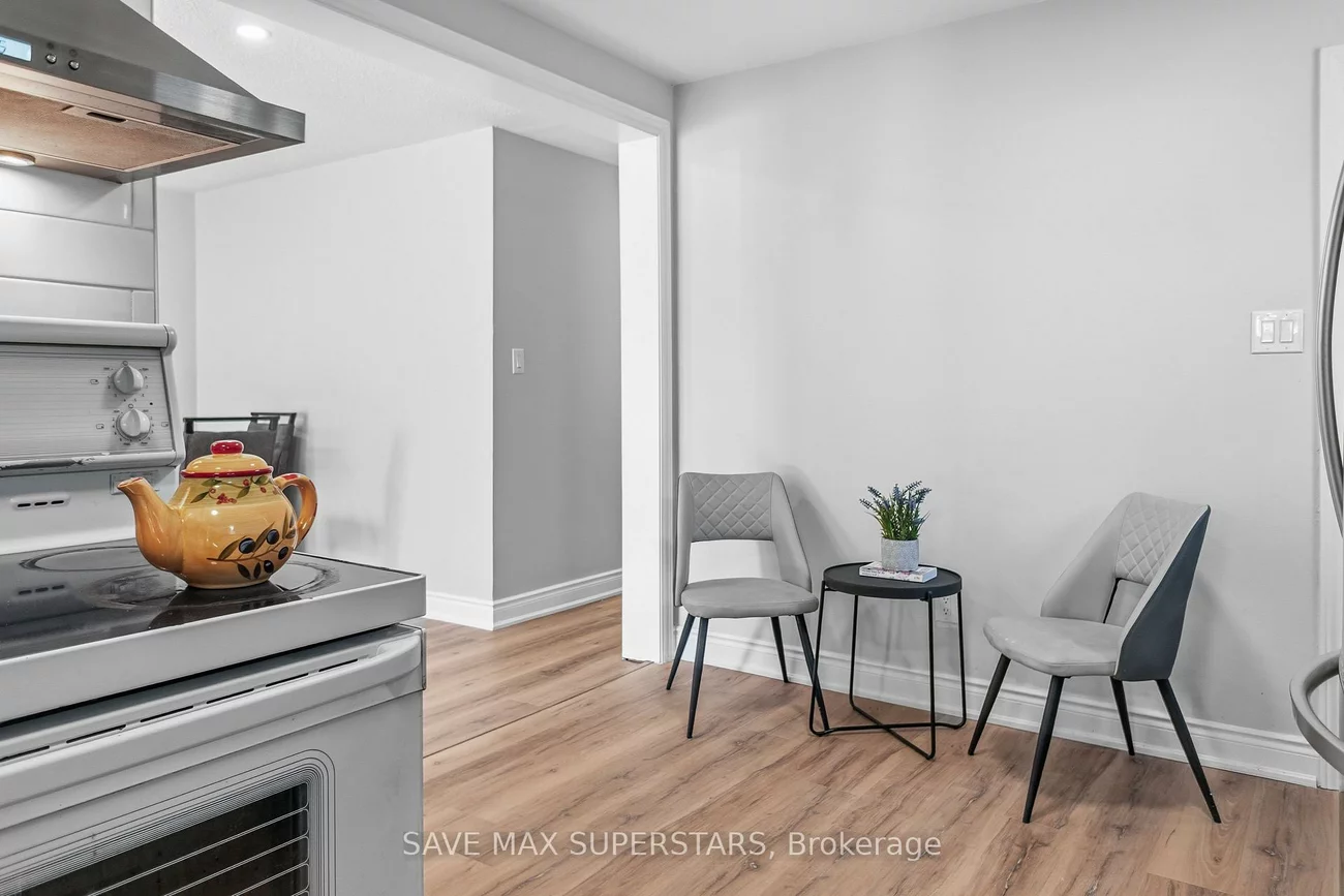 71, College, Grove East, Barrie