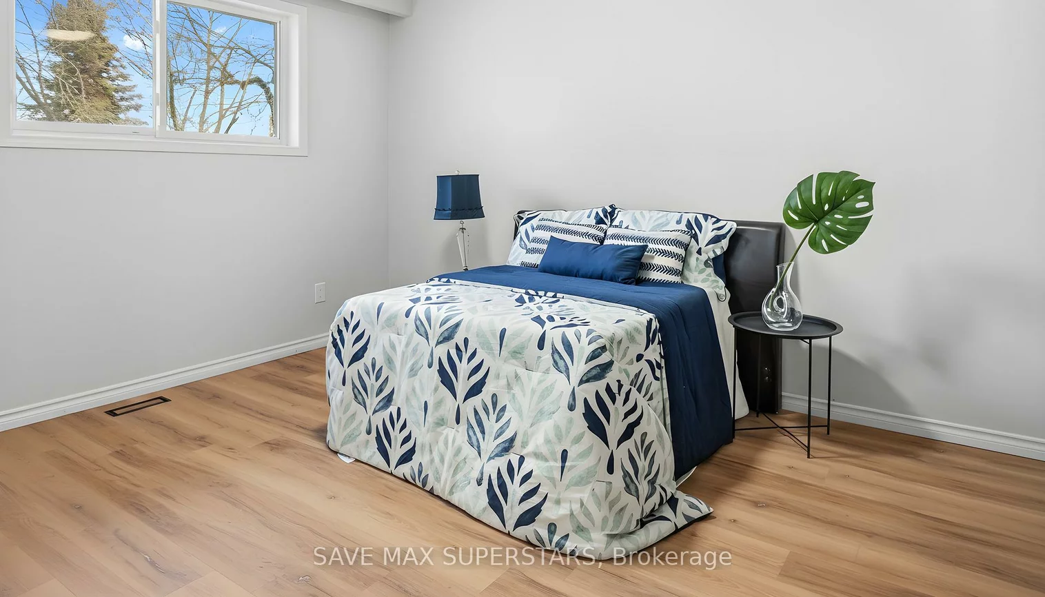 71, College, Grove East, Barrie