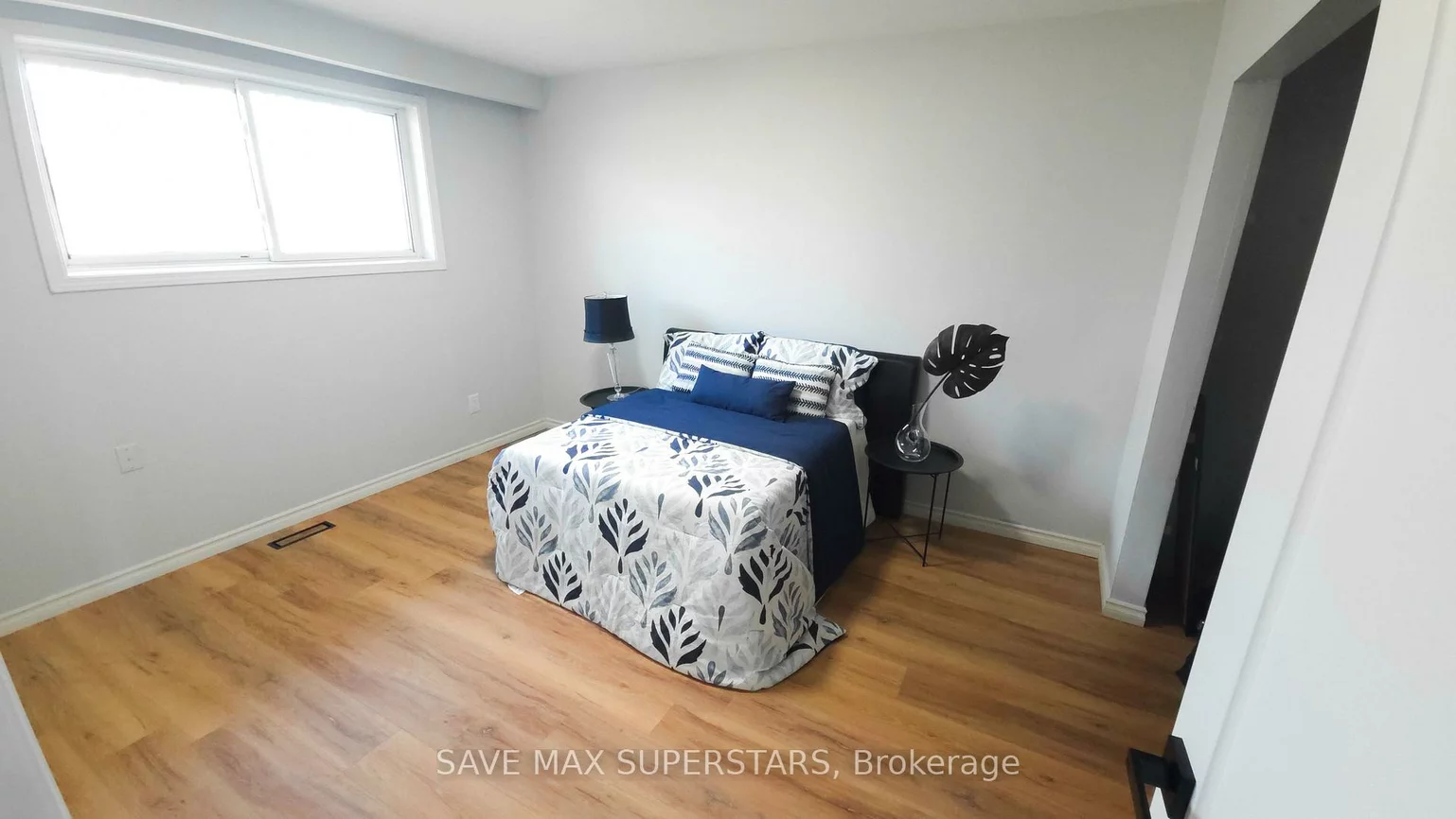 71, College, Grove East, Barrie