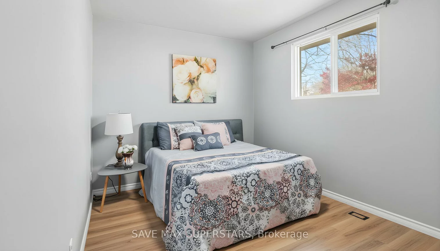 71, College, Grove East, Barrie