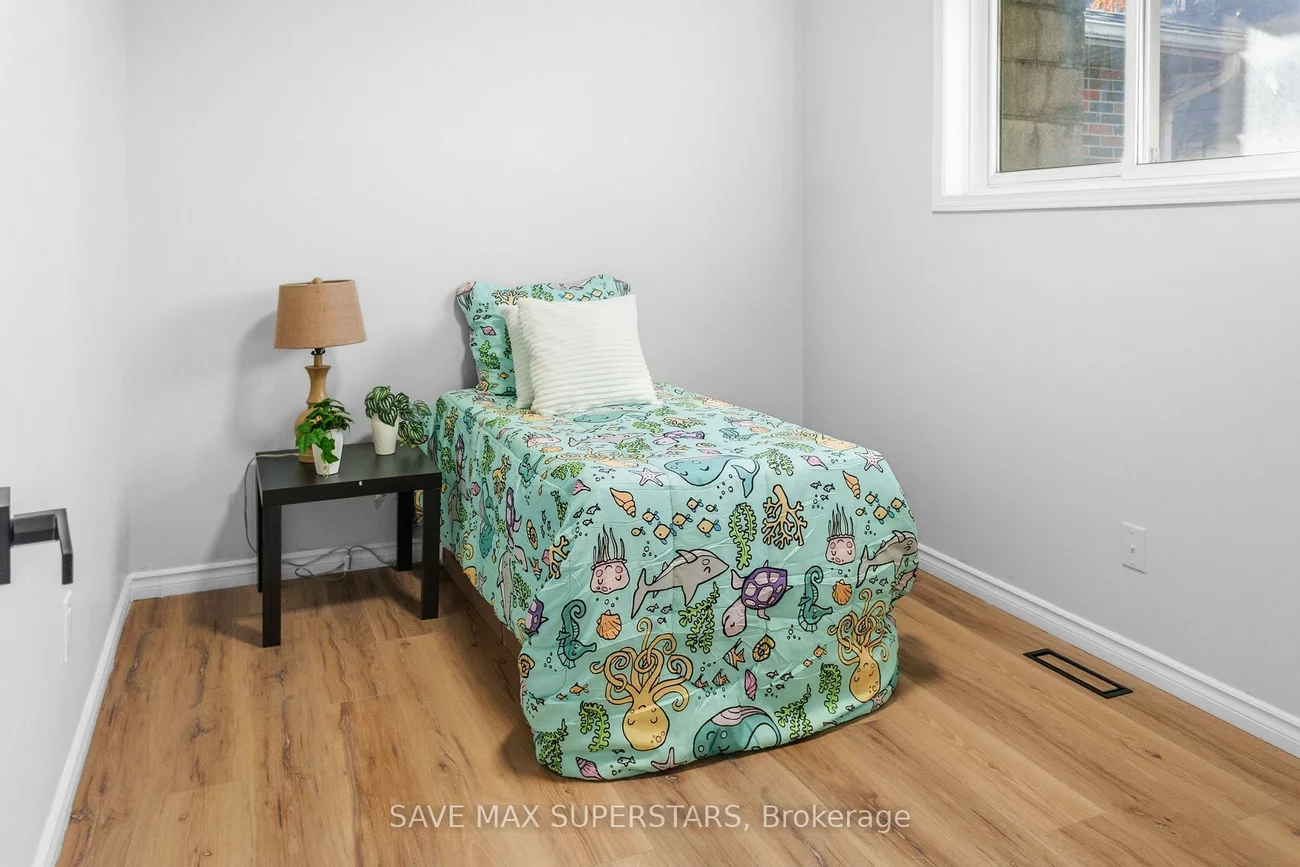 71, College, Grove East, Barrie