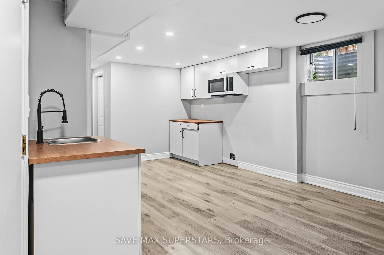 71, College, Grove East, Barrie