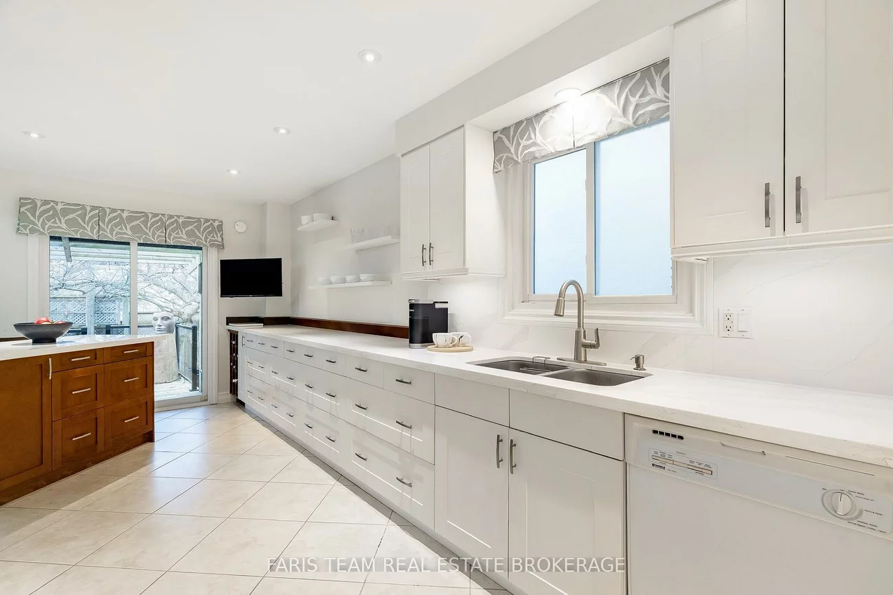 40, Orwell, Letitia Heights, Barrie