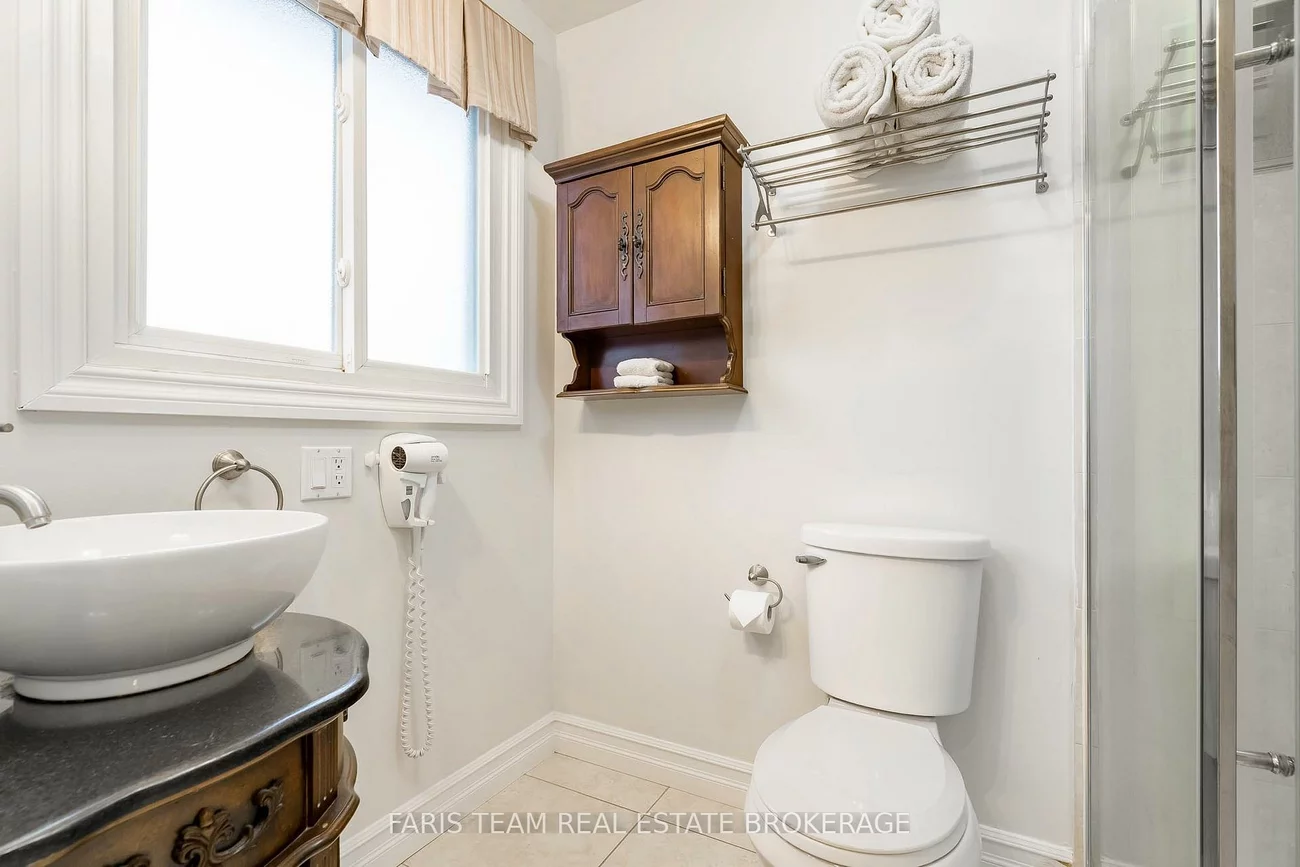 40, Orwell, Letitia Heights, Barrie