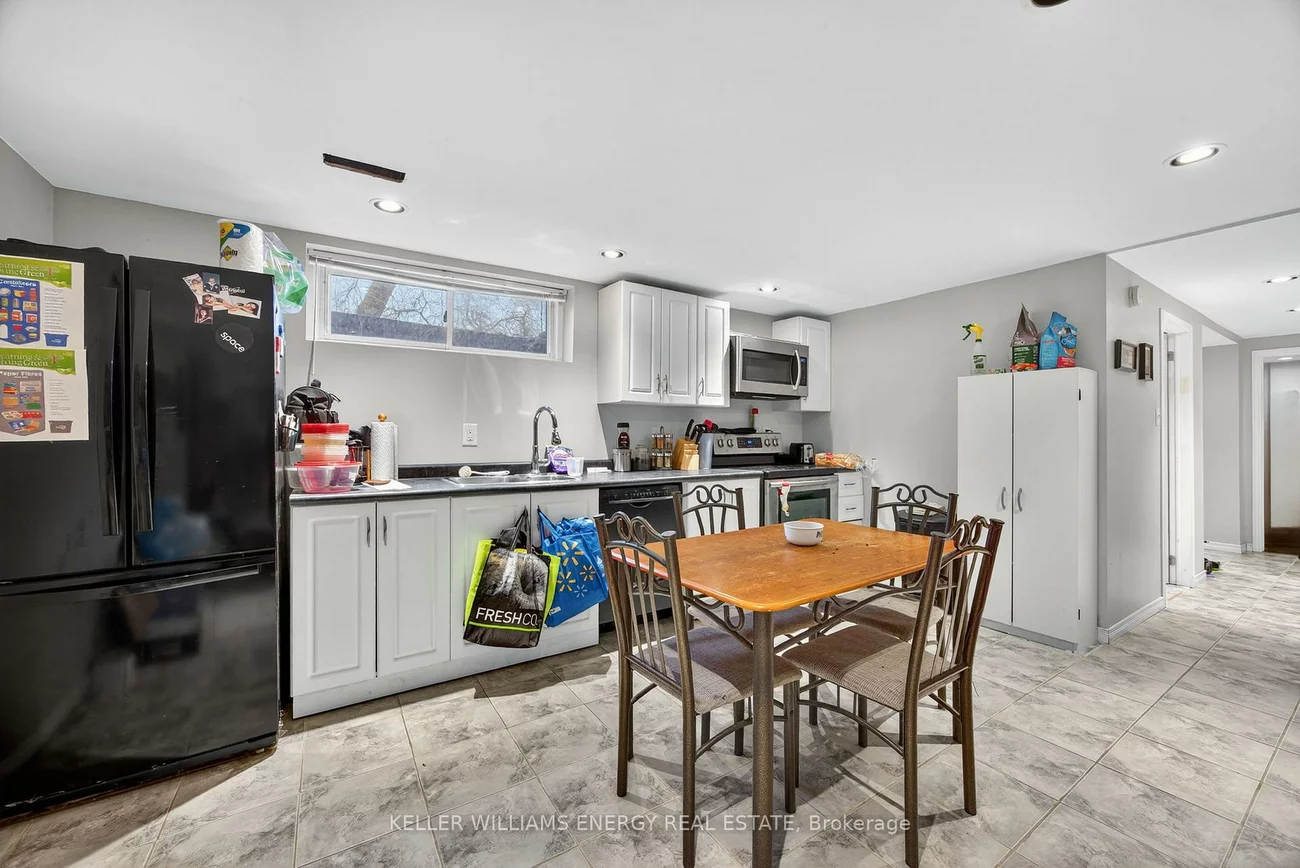 76, Rose, Wellington, Barrie