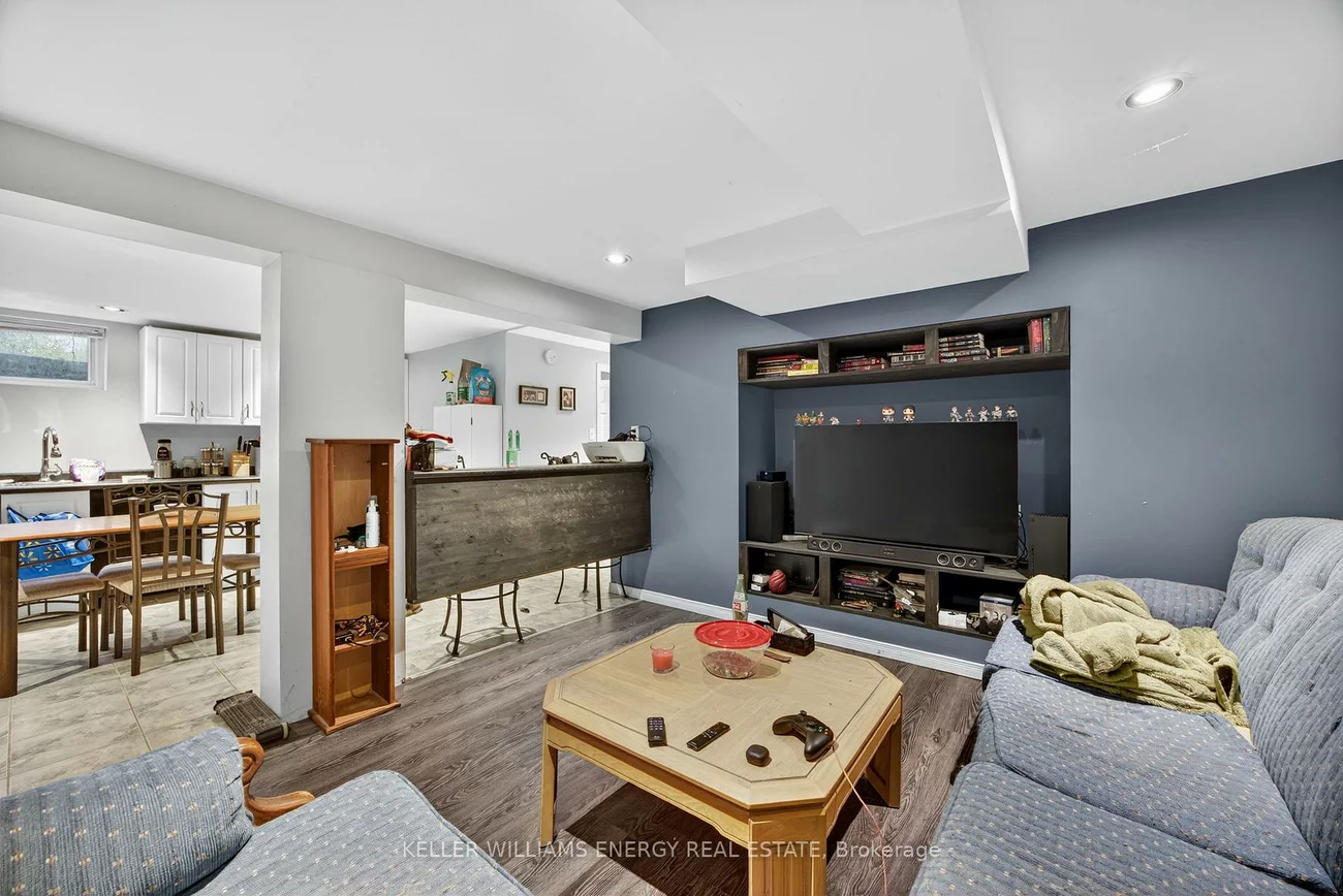 76, Rose, Wellington, Barrie