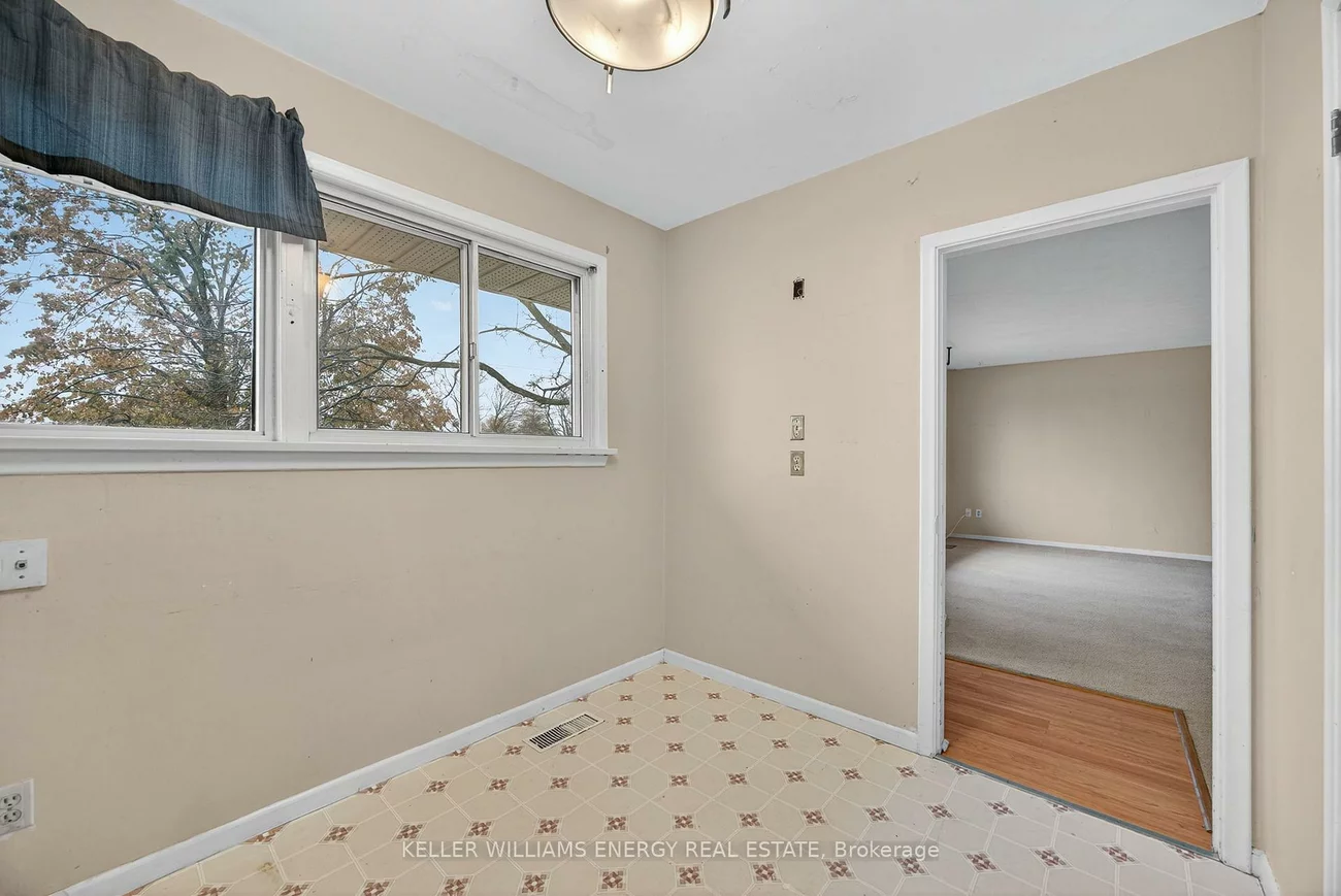 76, Rose, Wellington, Barrie