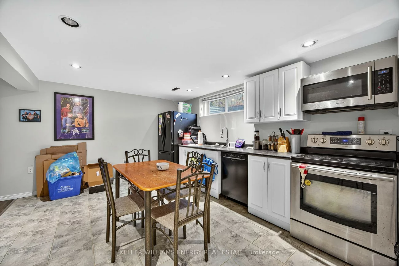 76, Rose, Wellington, Barrie