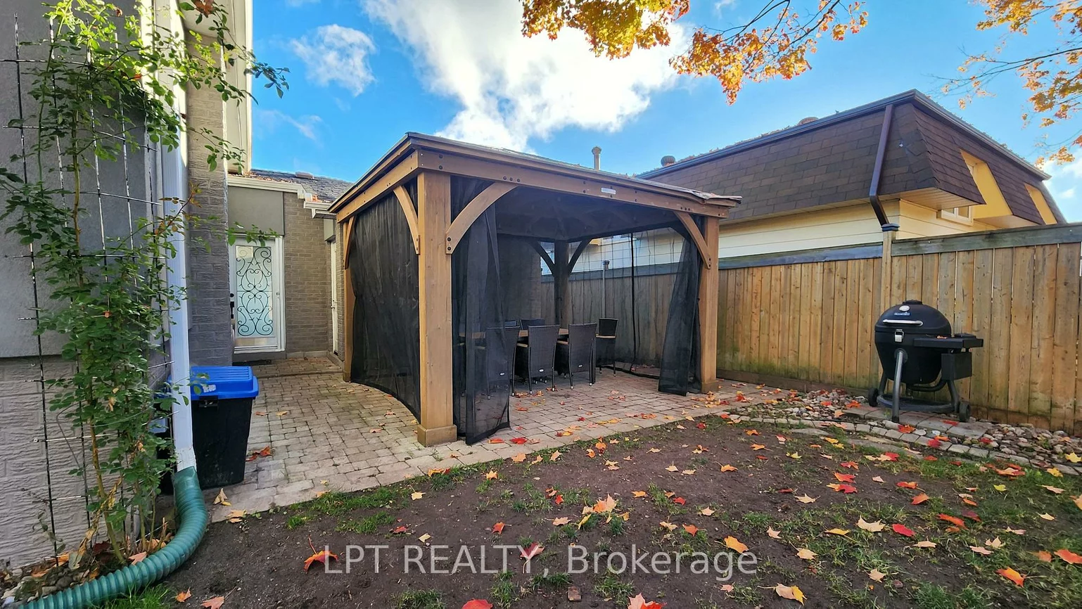 48, Maplehurst, Cundles East, Barrie