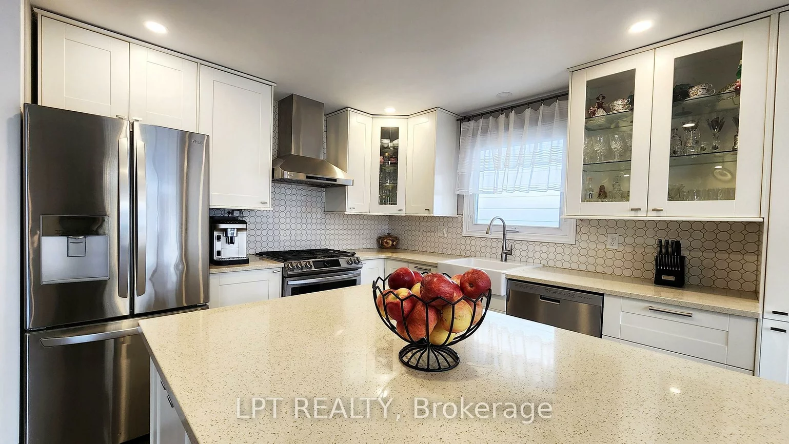 48, Maplehurst, Cundles East, Barrie