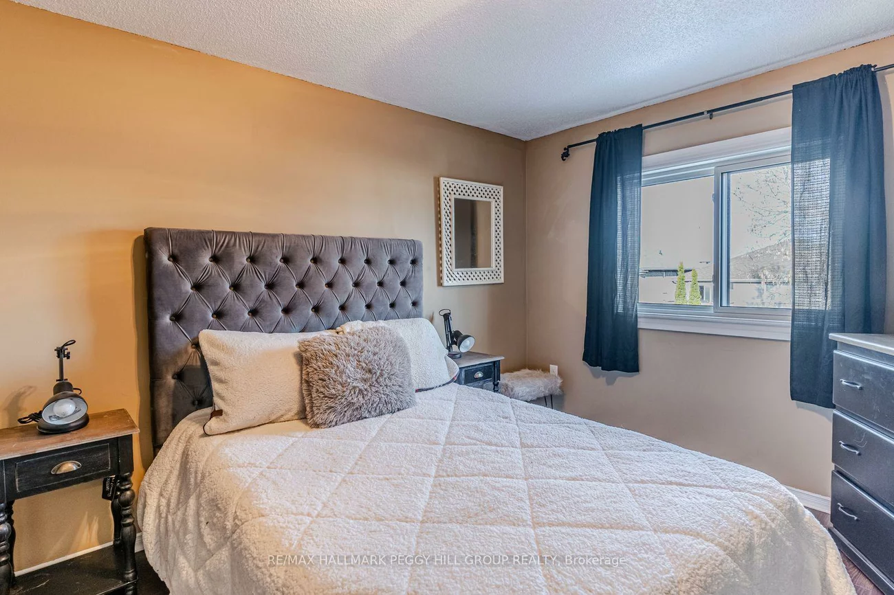 222, Country, Painswick South, Barrie