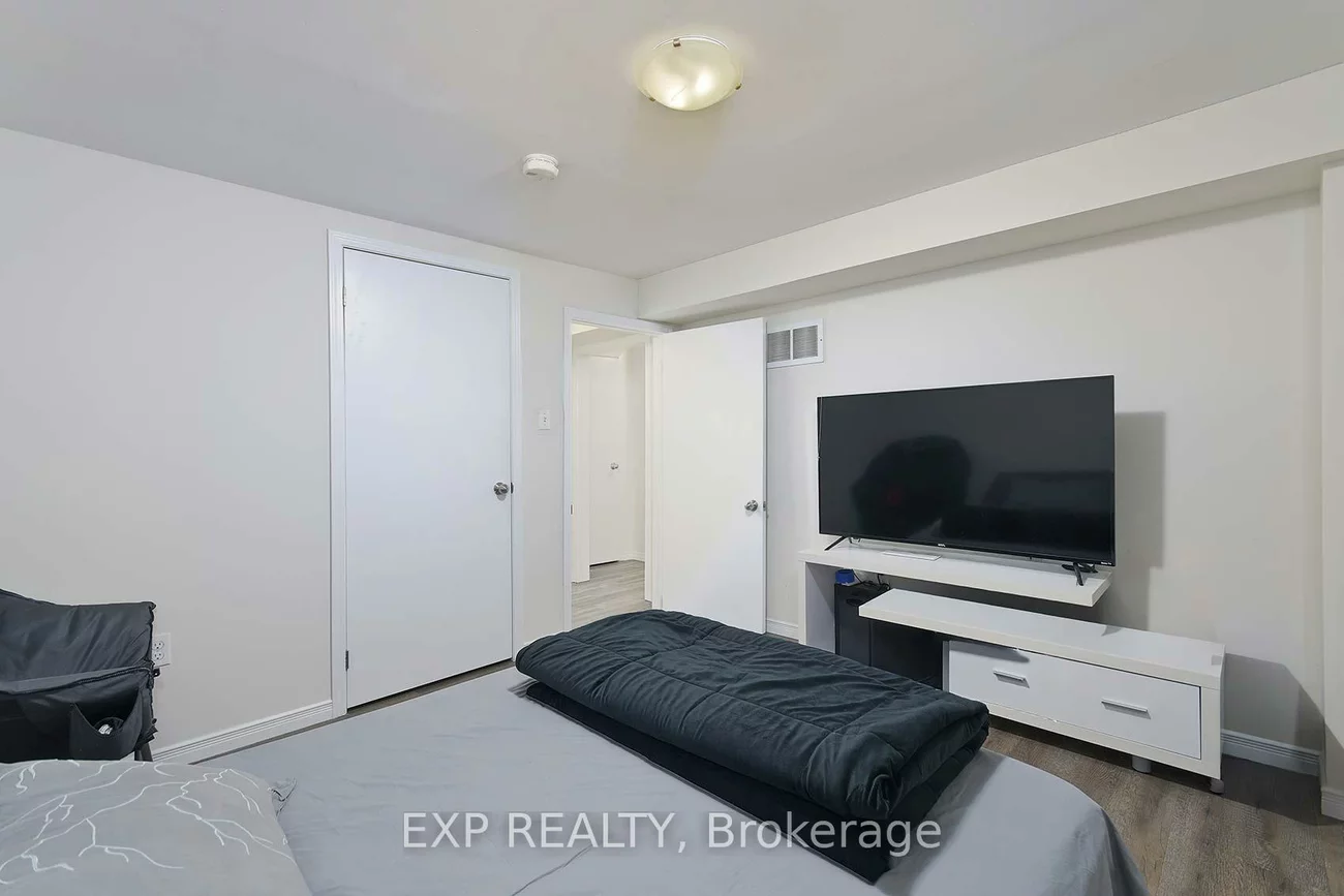 2, Roslyn, Wellington, Barrie