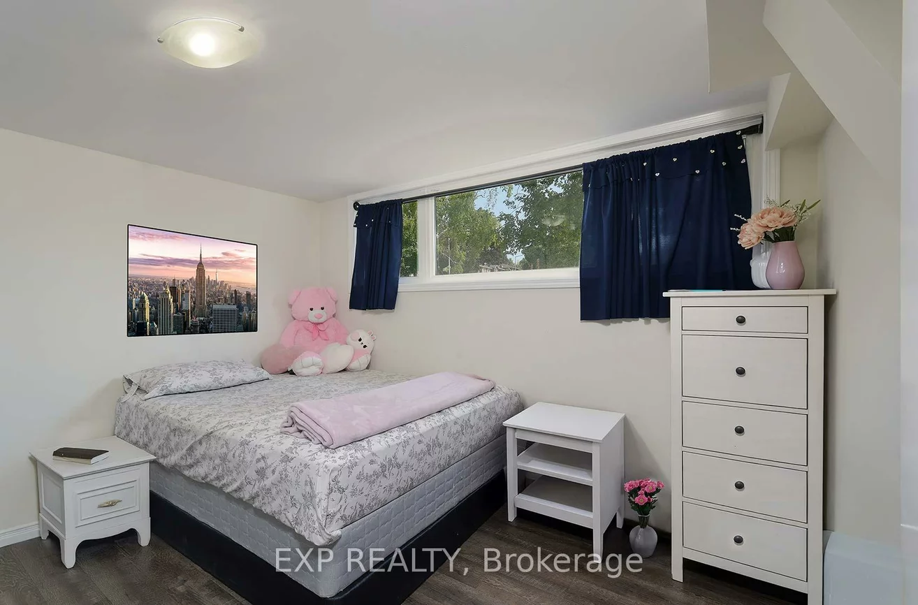 2, Roslyn, Wellington, Barrie