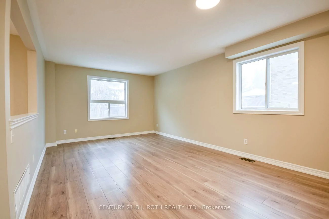 194, Sundew, Holly, Barrie