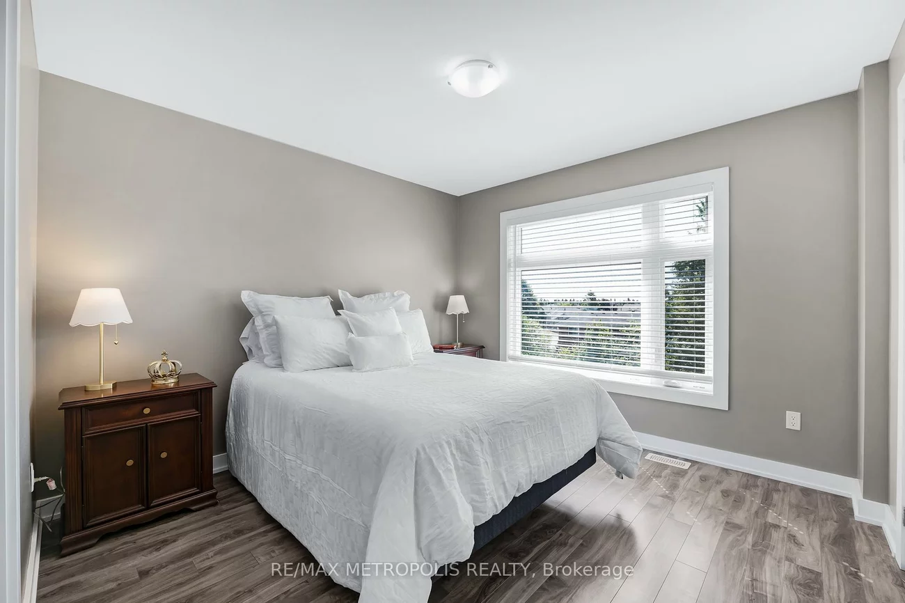 540, Essa, Holly, Barrie