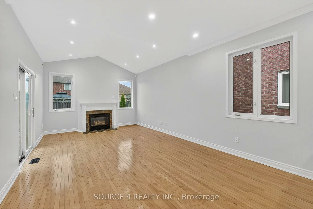 100, Tunbridge, Georgian Drive, Barrie