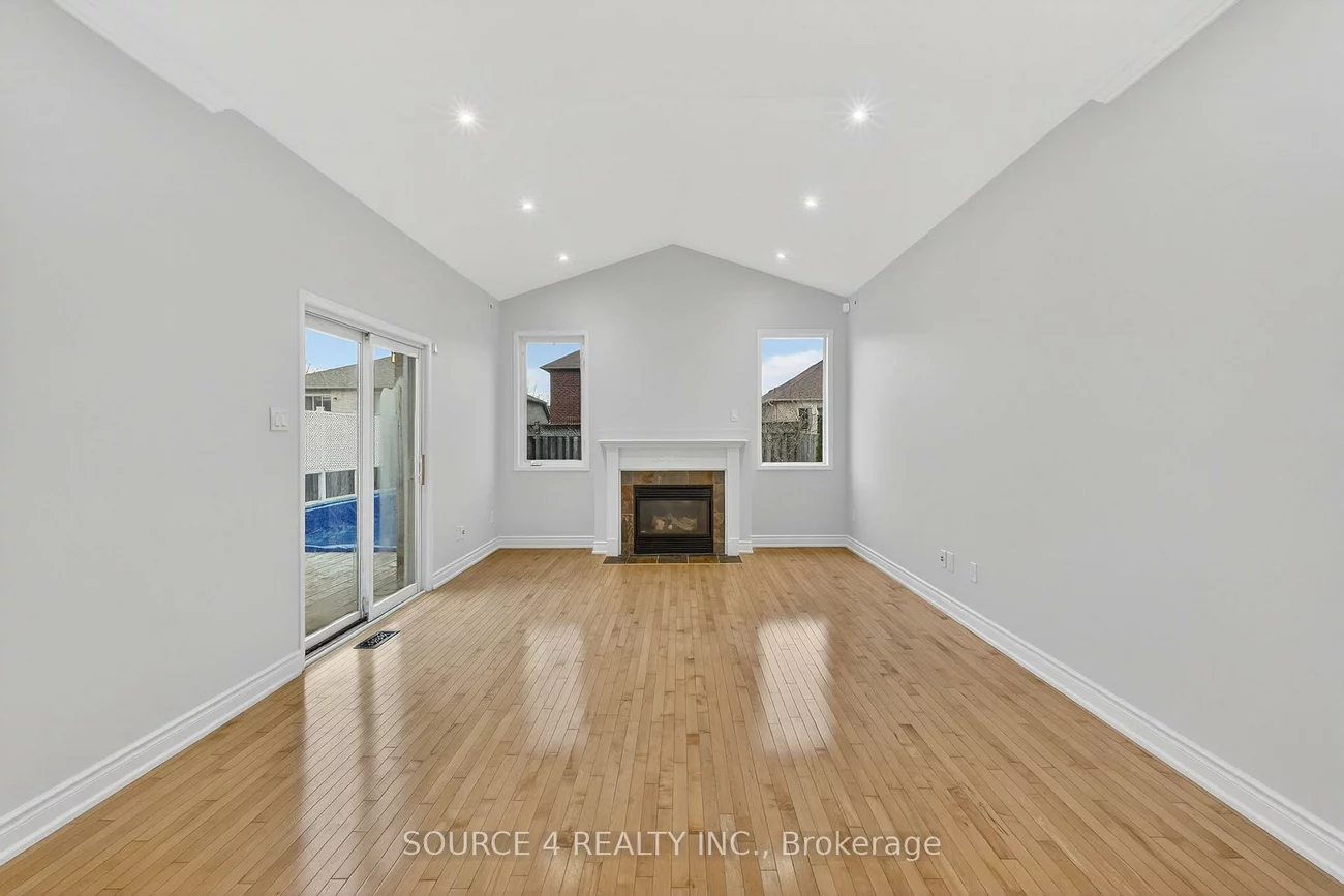 100, Tunbridge, Georgian Drive, Barrie