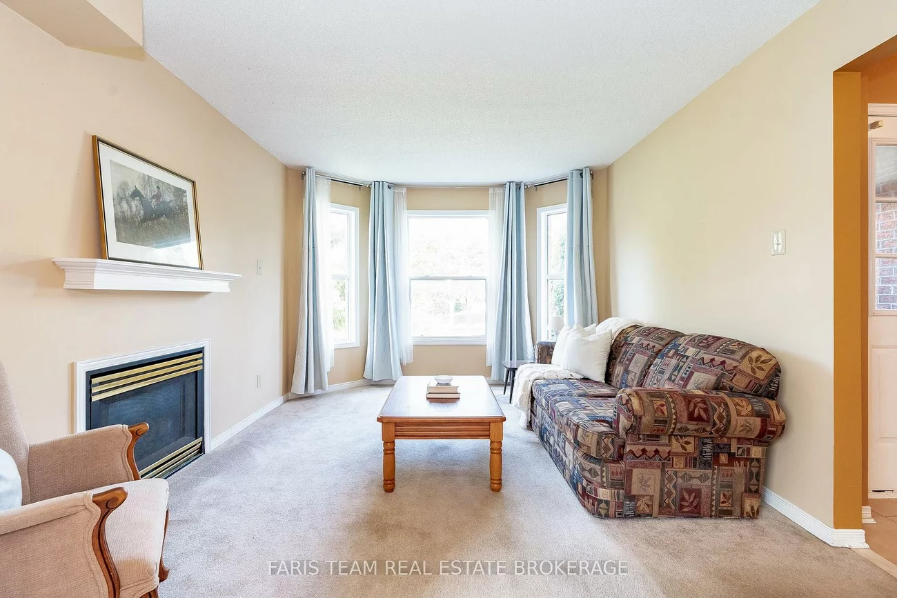 230, Mary Anne, Painswick North, Barrie