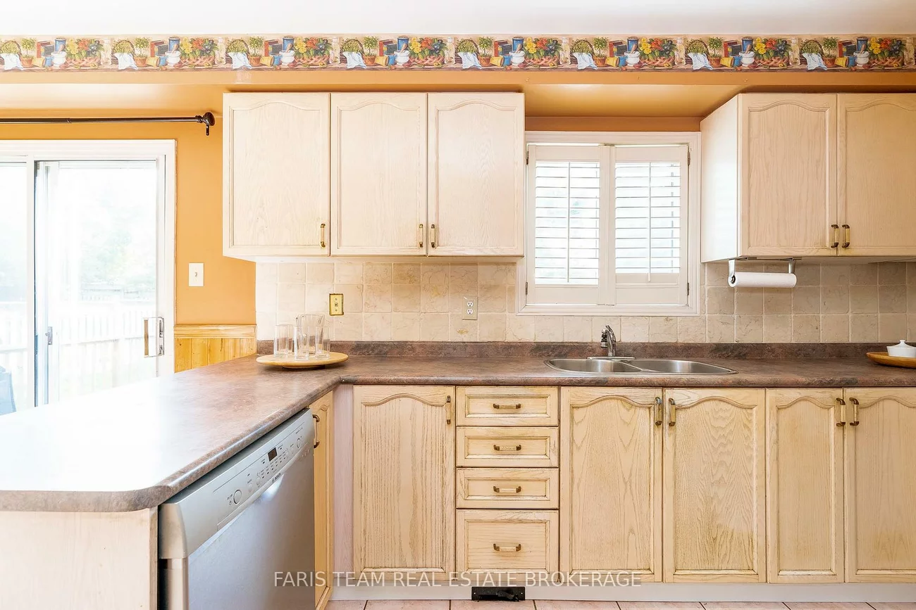 230, Mary Anne, Painswick North, Barrie