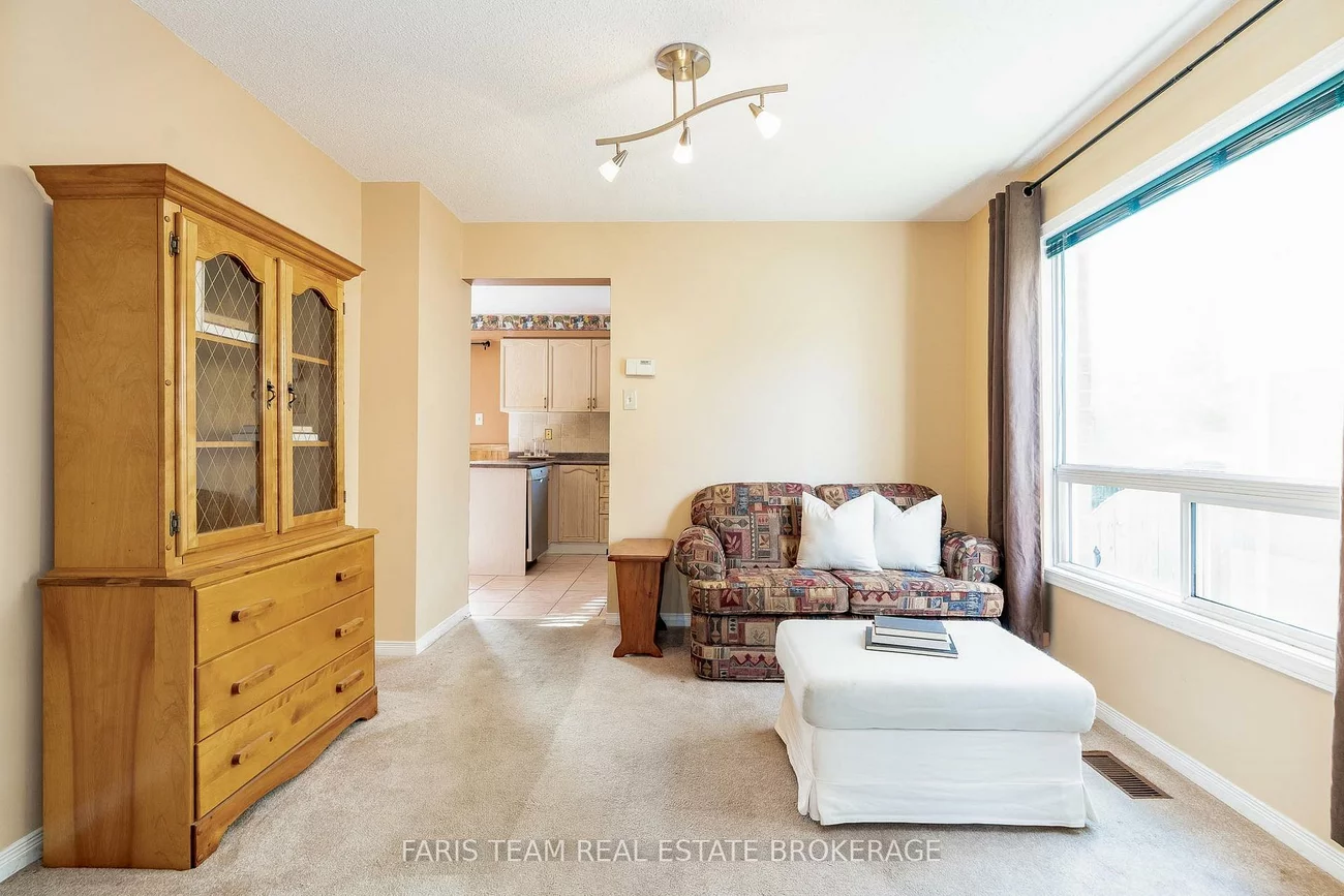 230, Mary Anne, Painswick North, Barrie