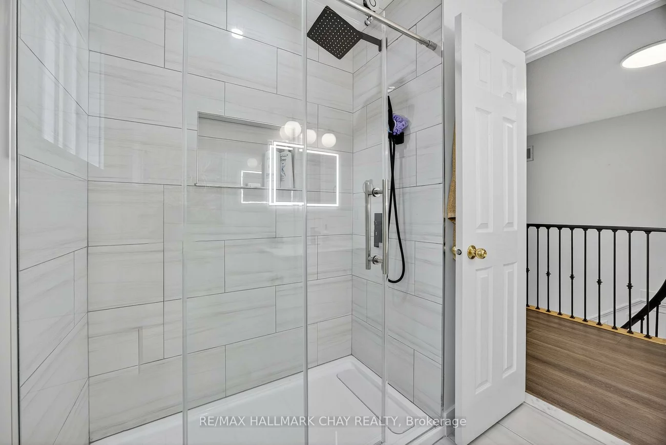 171, Brucker, Holly, Barrie