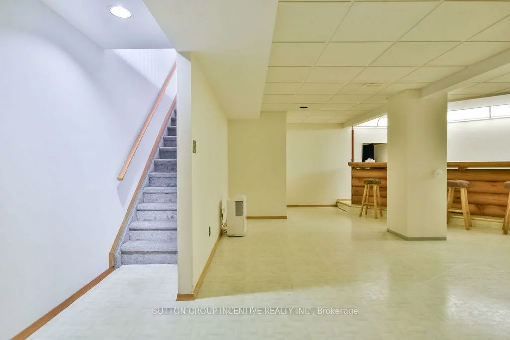 199, Anne, Sunnidale, Barrie