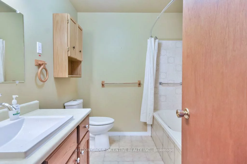 199, Anne, Sunnidale, Barrie