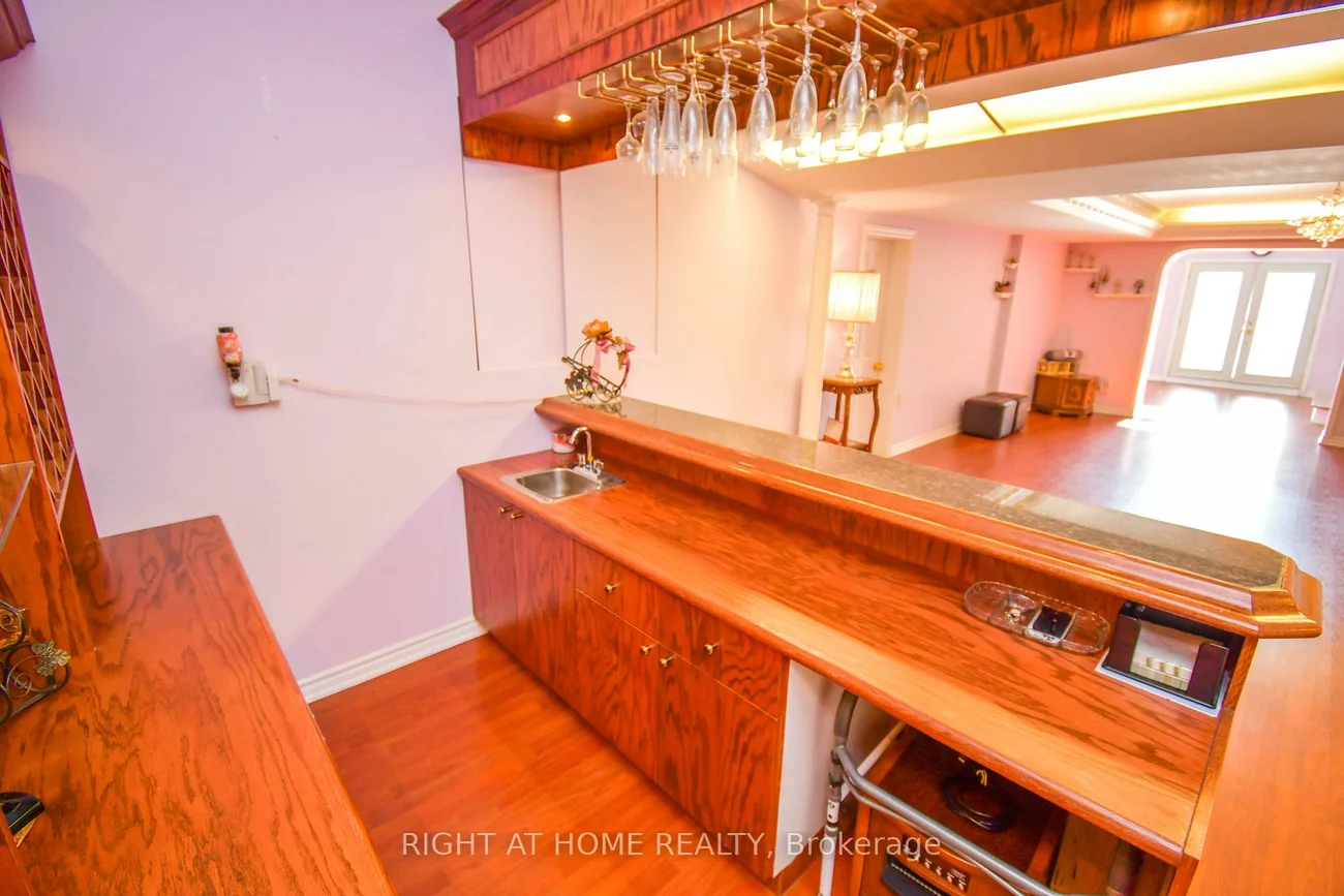 11, Thackeray, Letitia Heights, Barrie