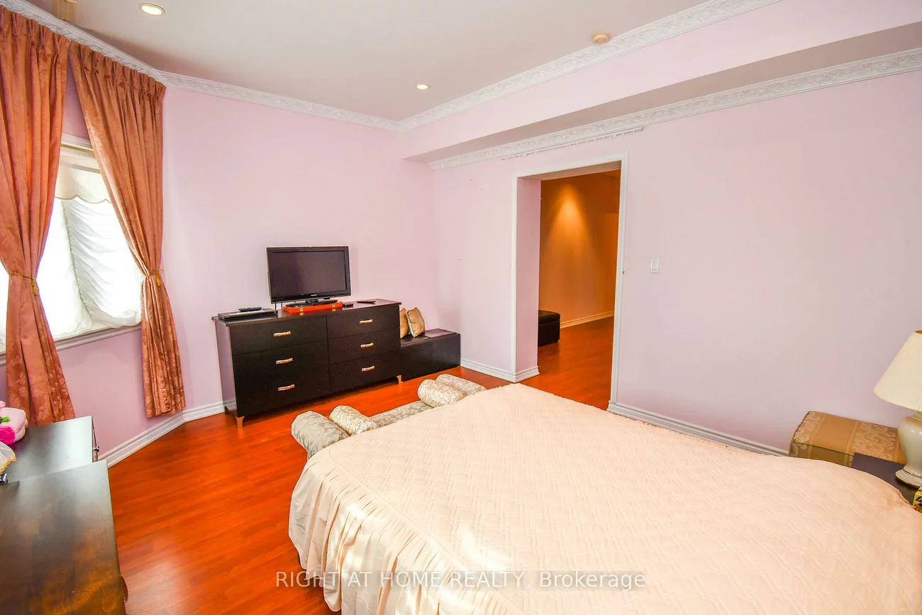 11, Thackeray, Letitia Heights, Barrie