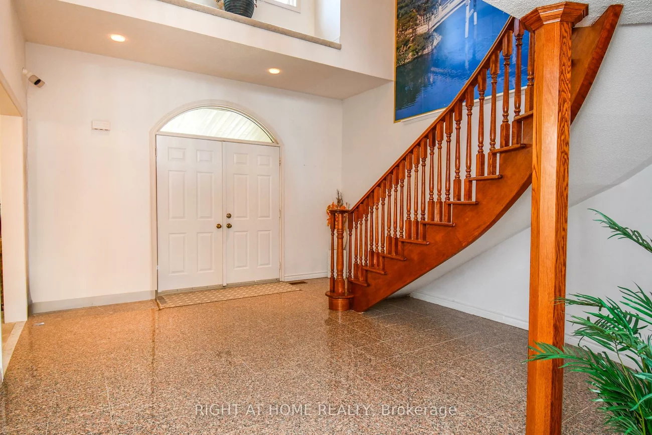 11, Thackeray, Letitia Heights, Barrie