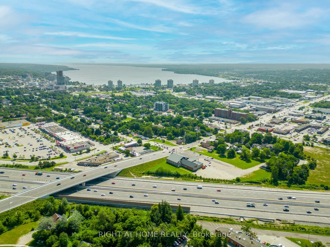 11, Thackeray, Letitia Heights, Barrie