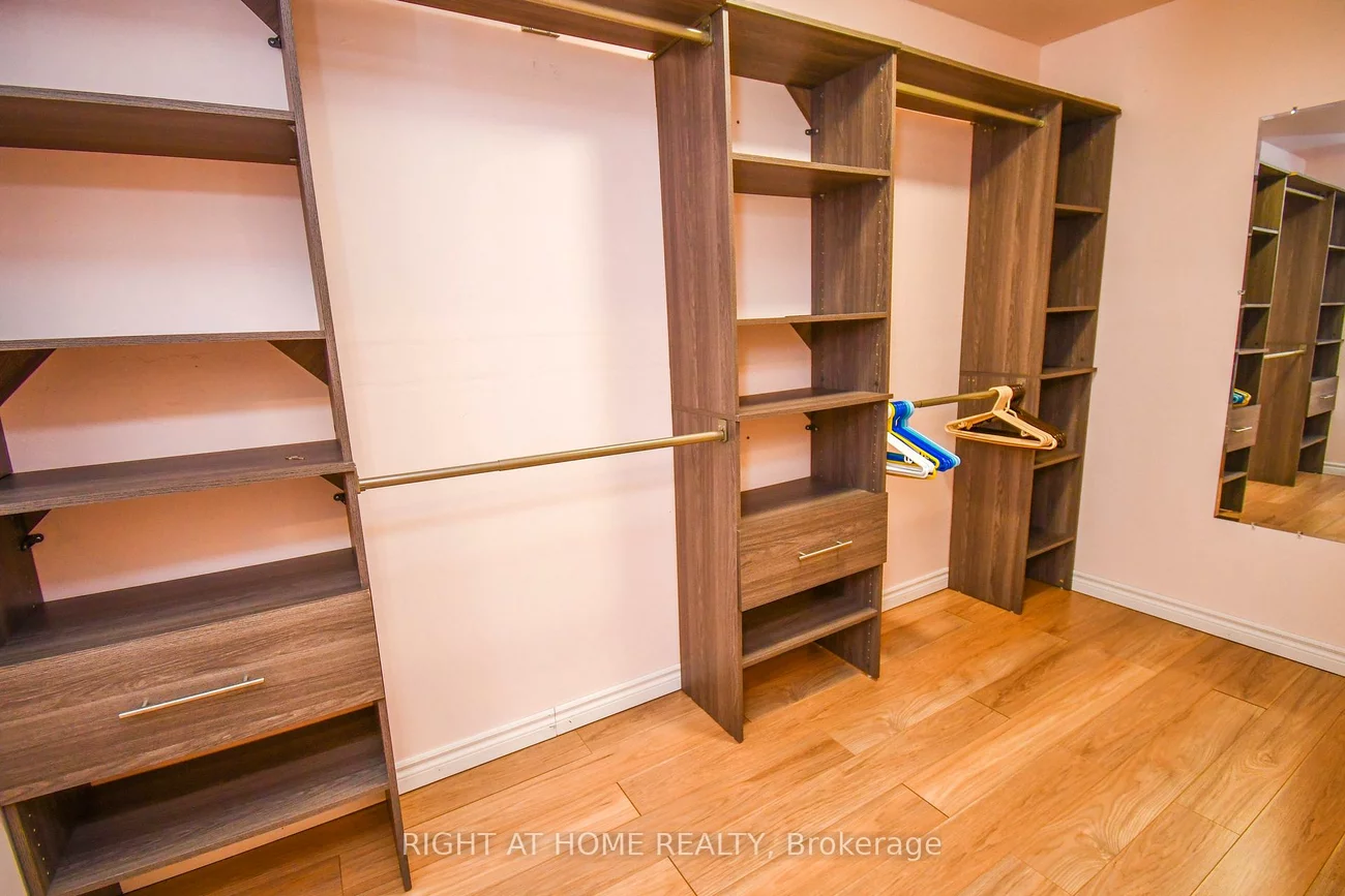 11, Thackeray, Letitia Heights, Barrie