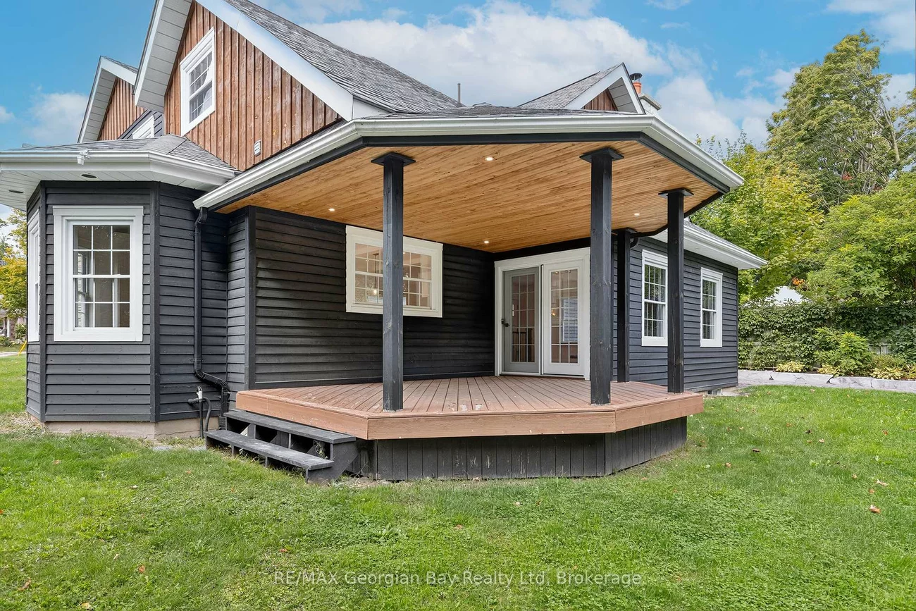 105, Duckworth, Codrington, Barrie