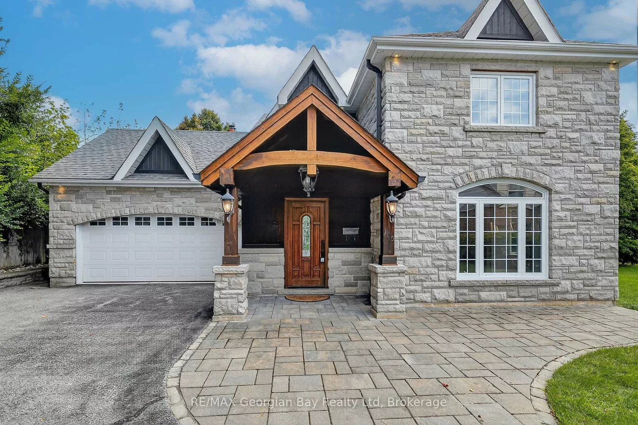 105, Duckworth, Codrington, Barrie