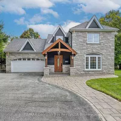 105, Duckworth, Codrington, Barrie