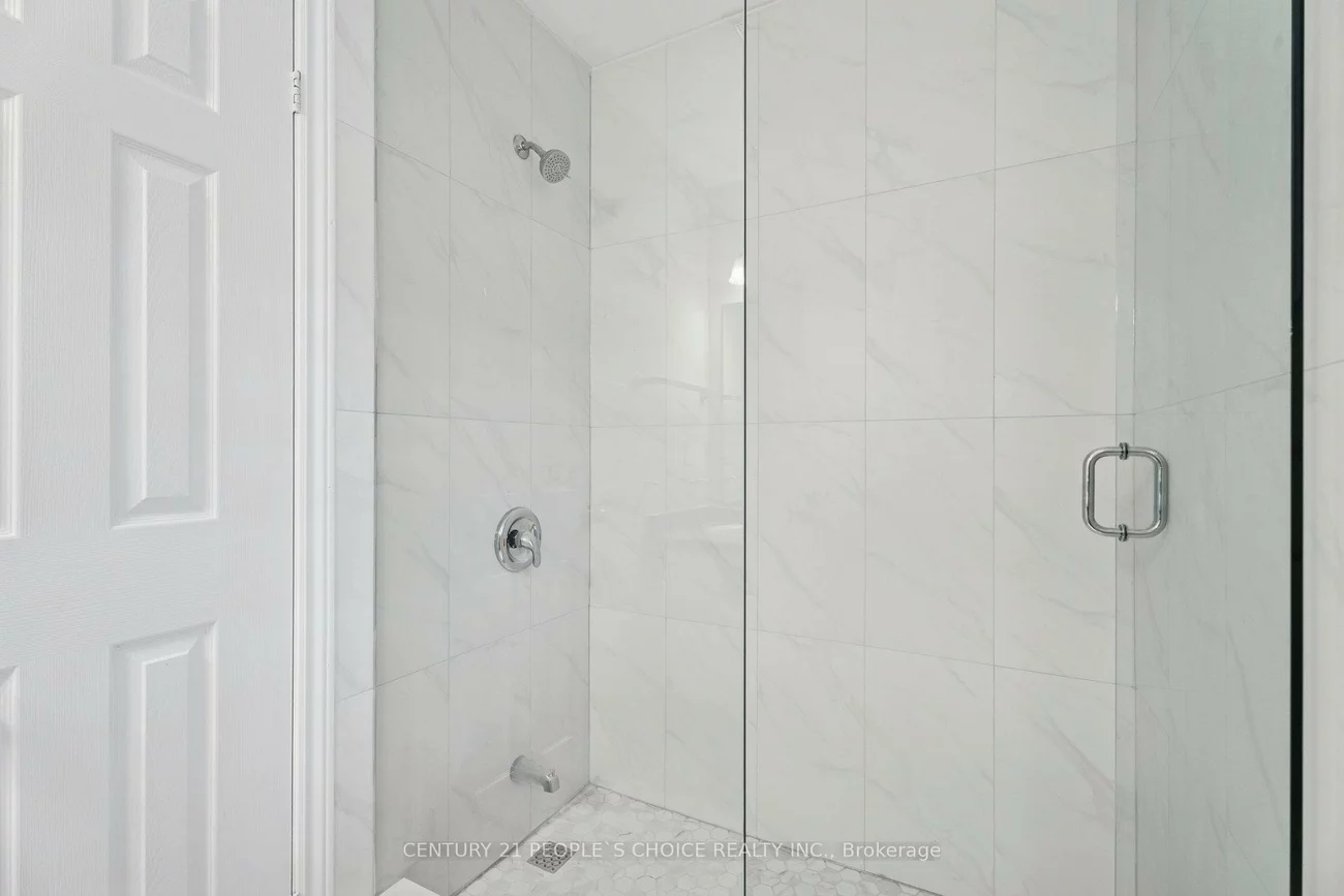 136, Marsellus, Holly, Barrie