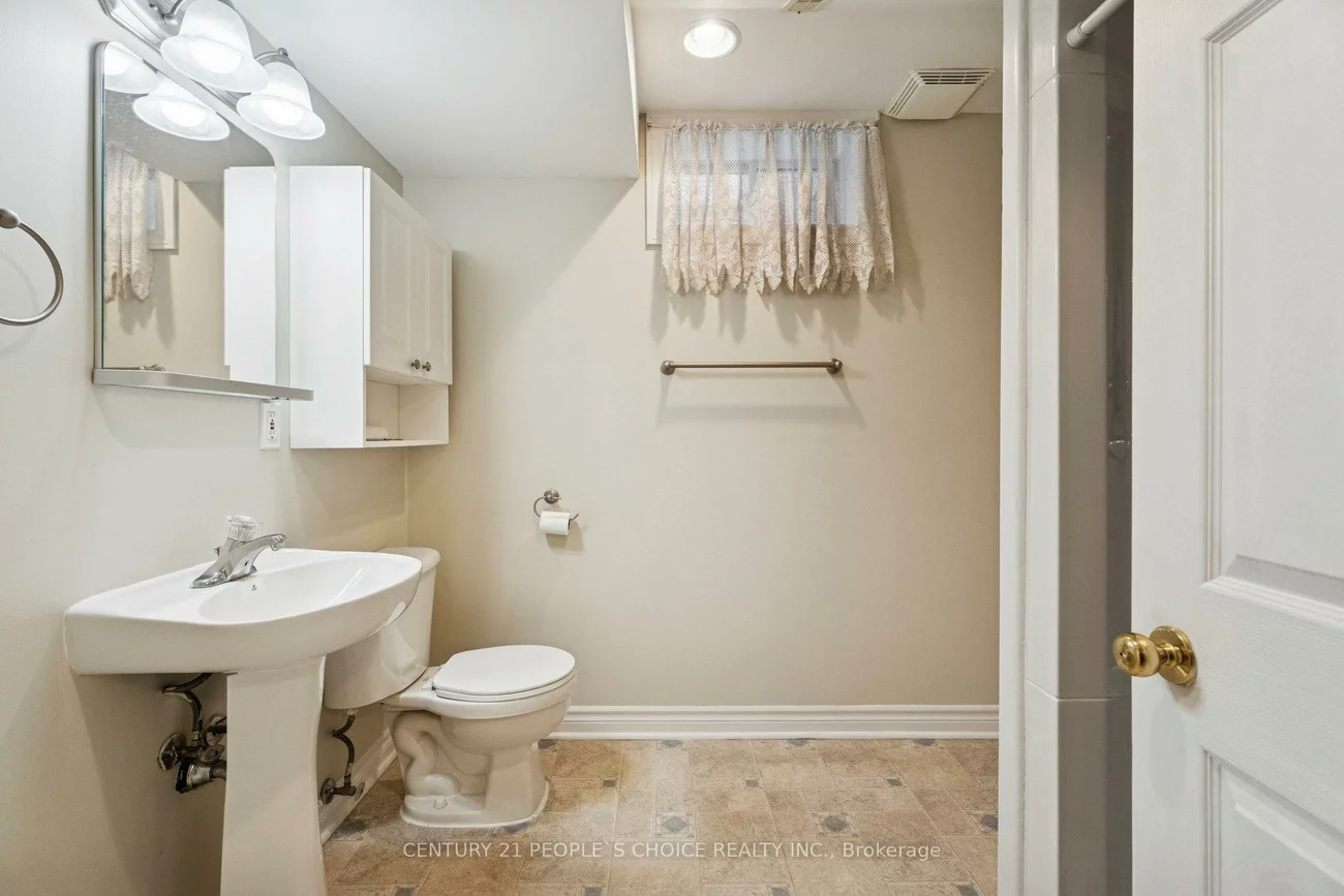 136, Marsellus, Holly, Barrie