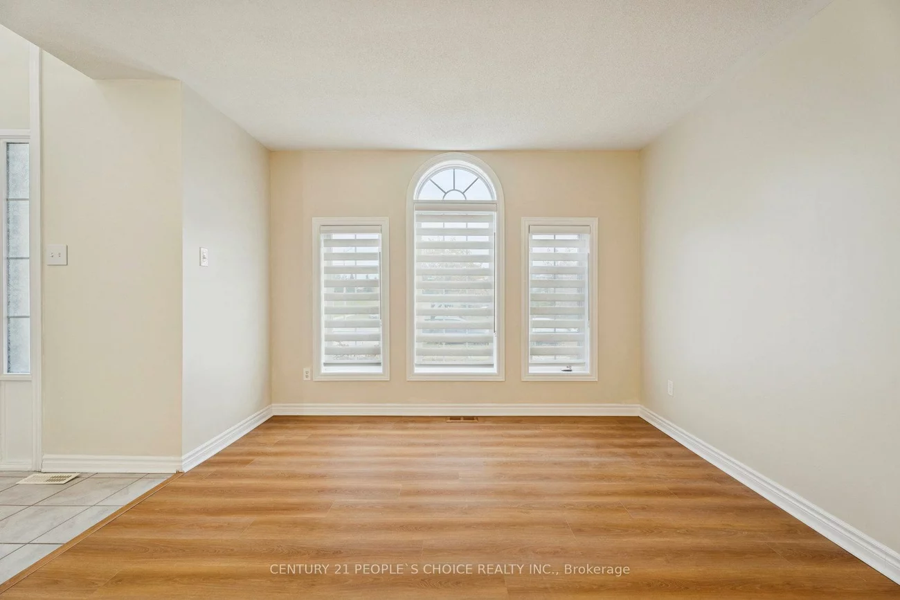 136, Marsellus, Holly, Barrie