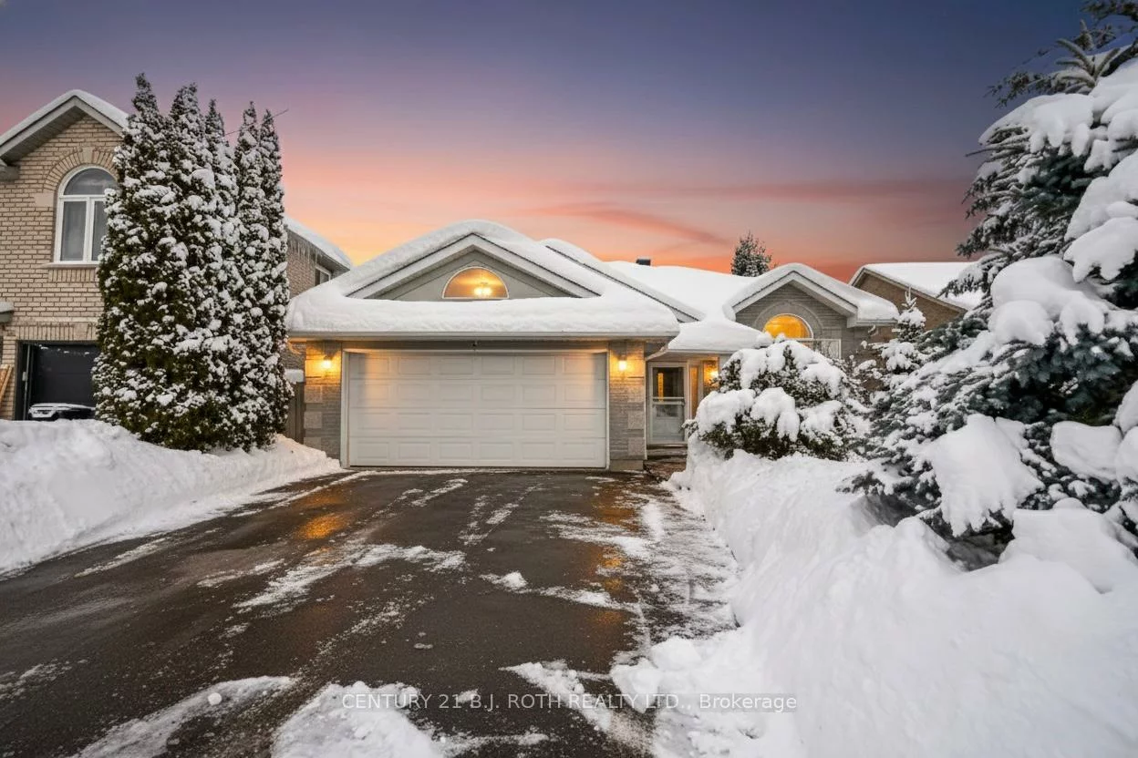 55, Bloxham, Bayshore, Barrie