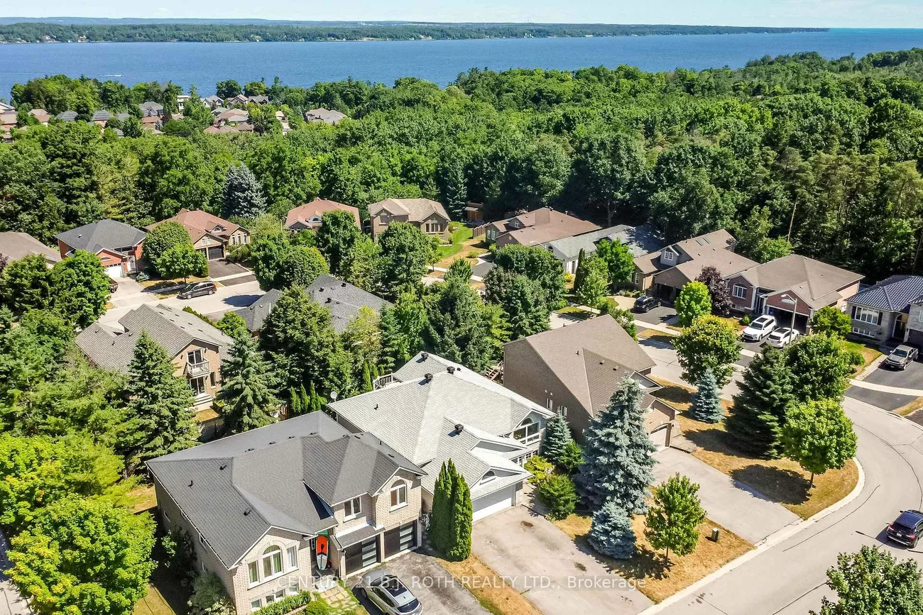 55, Bloxham, Bayshore, Barrie