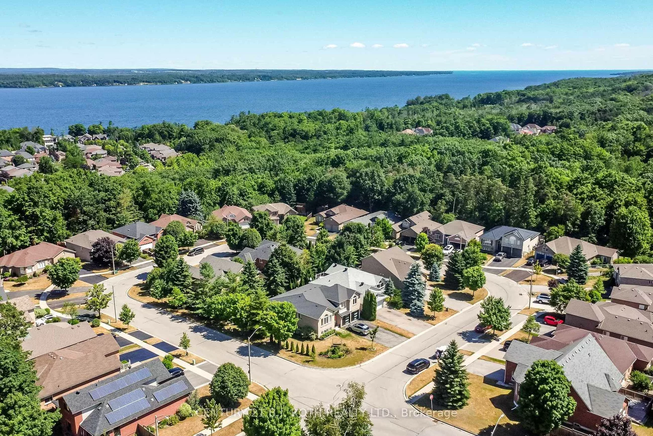 55, Bloxham, Bayshore, Barrie