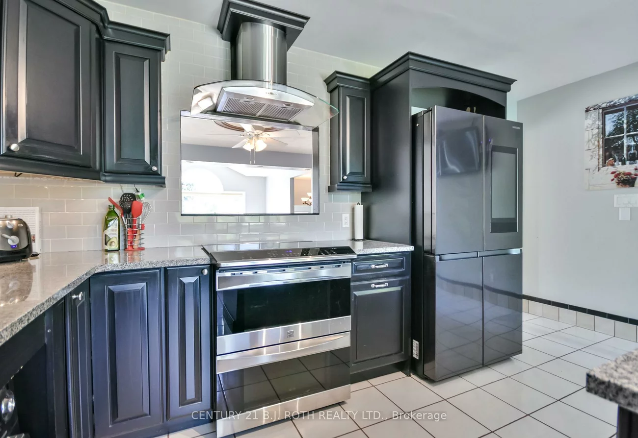 55, Bloxham, Bayshore, Barrie