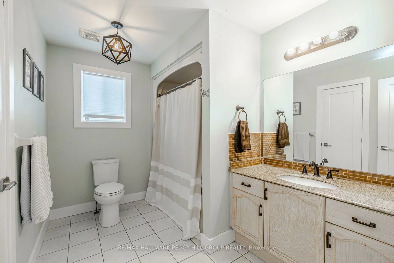 63, Mapleton, Holly, Barrie