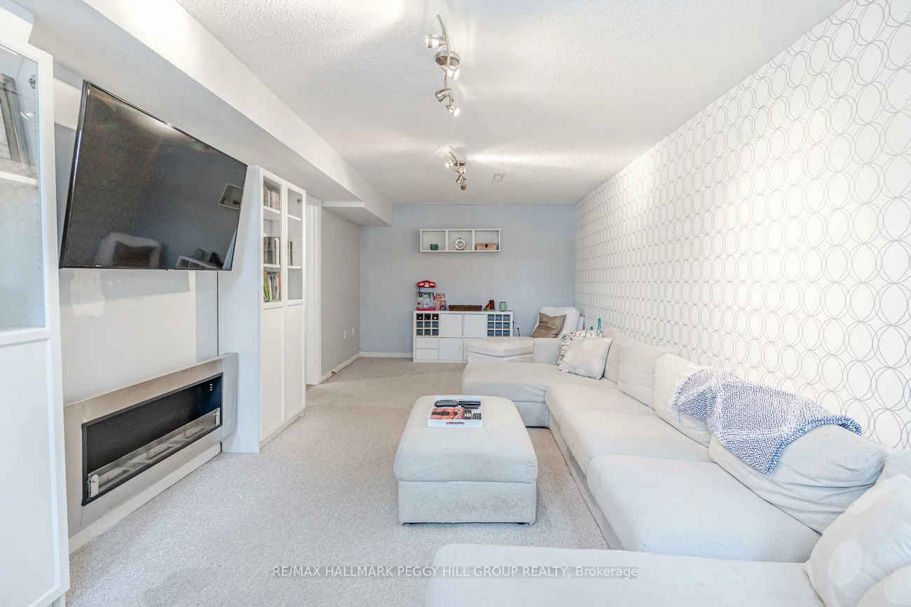 63, Mapleton, Holly, Barrie