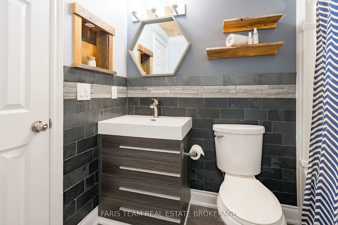 28, Raymond, Painswick South, Barrie