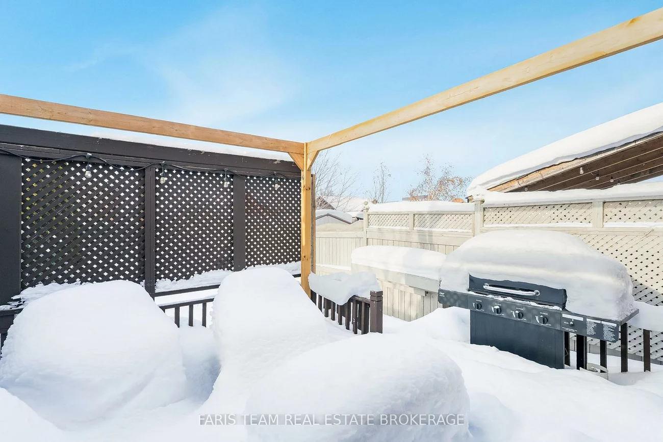 28, Raymond, Painswick South, Barrie