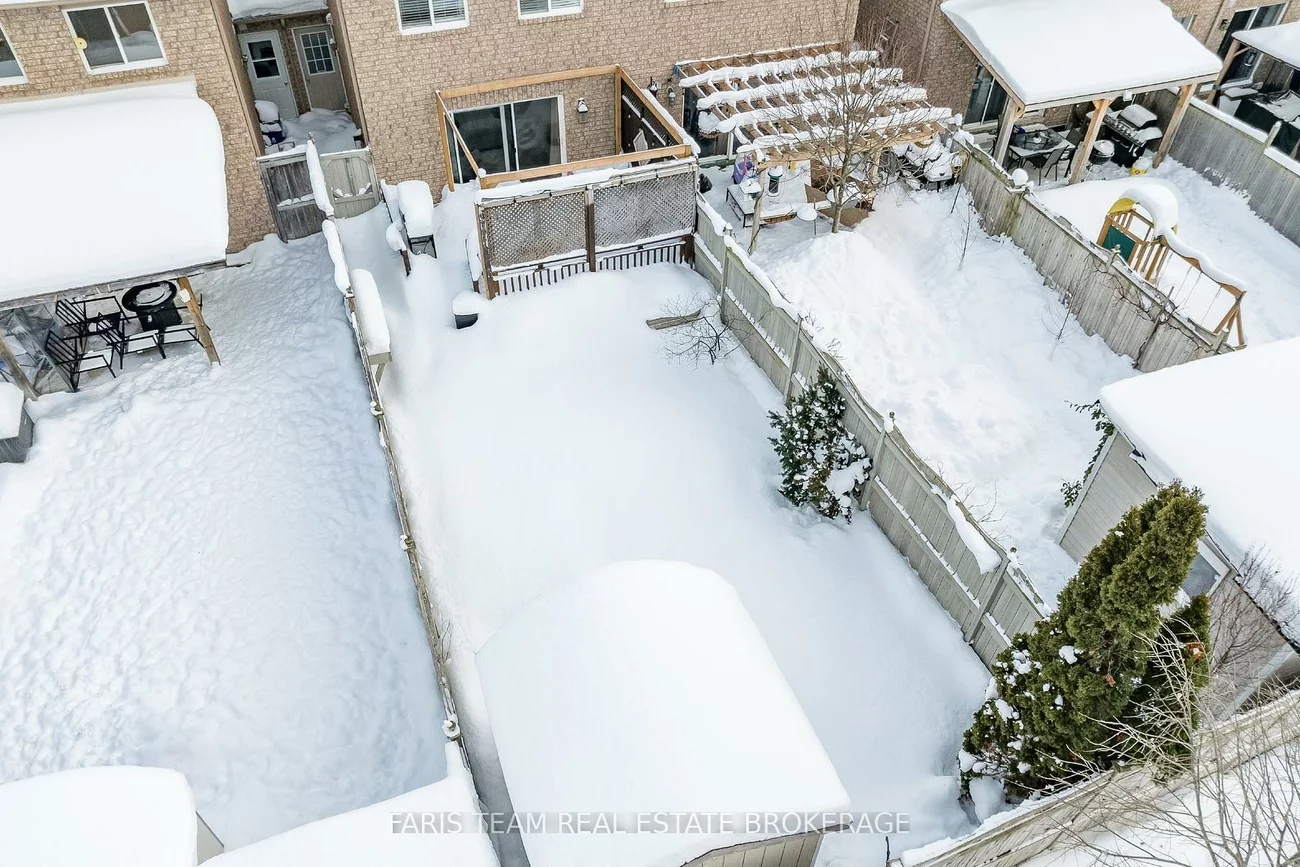 28, Raymond, Painswick South, Barrie