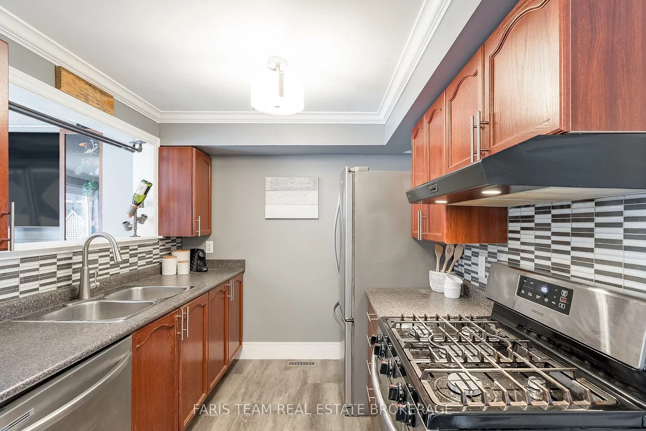 28, Raymond, Painswick South, Barrie